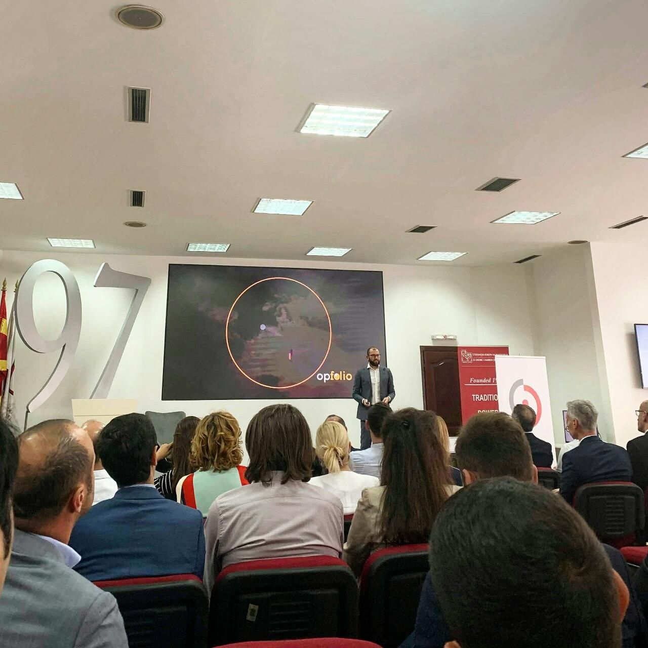 Основање на холдинг компанија